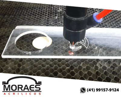 A Moraes Acrilicos conta com alta tecnologia laser , maquina com alta precisão de corte , gravação e com ótimo acabamento